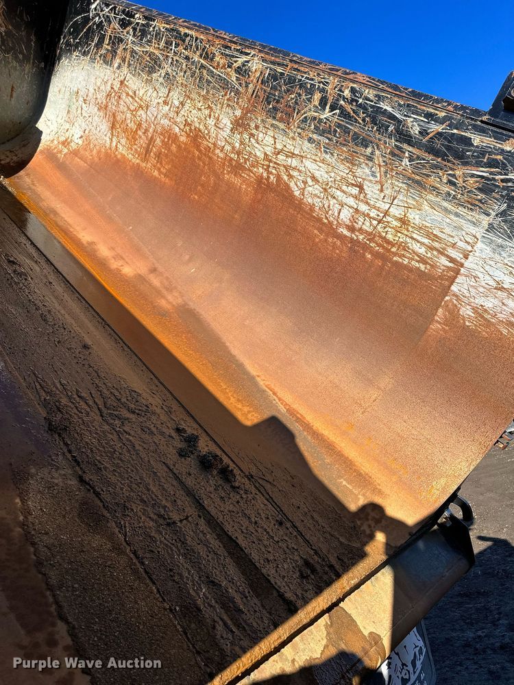 image for item DS6469 2006 Mack CV713  dump truck