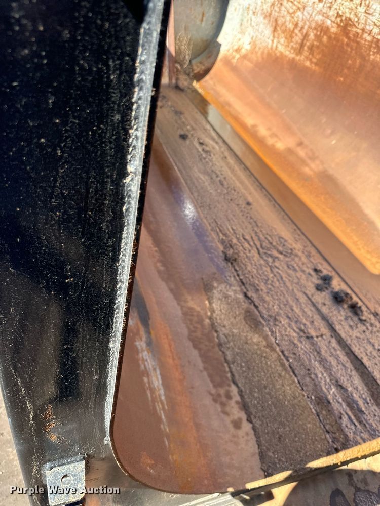 image for item DS6469 2006 Mack CV713  dump truck