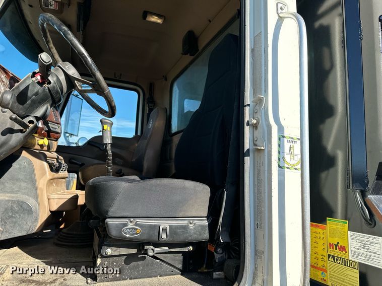 image for item DS6469 2006 Mack CV713  dump truck