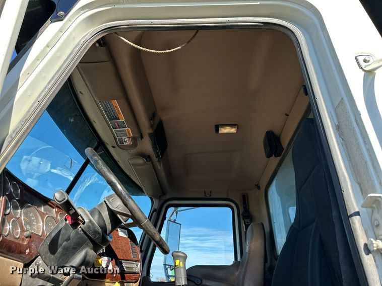 image for item DS6469 2006 Mack CV713  dump truck