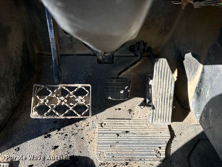 image for item DS6469 2006 Mack CV713  dump truck