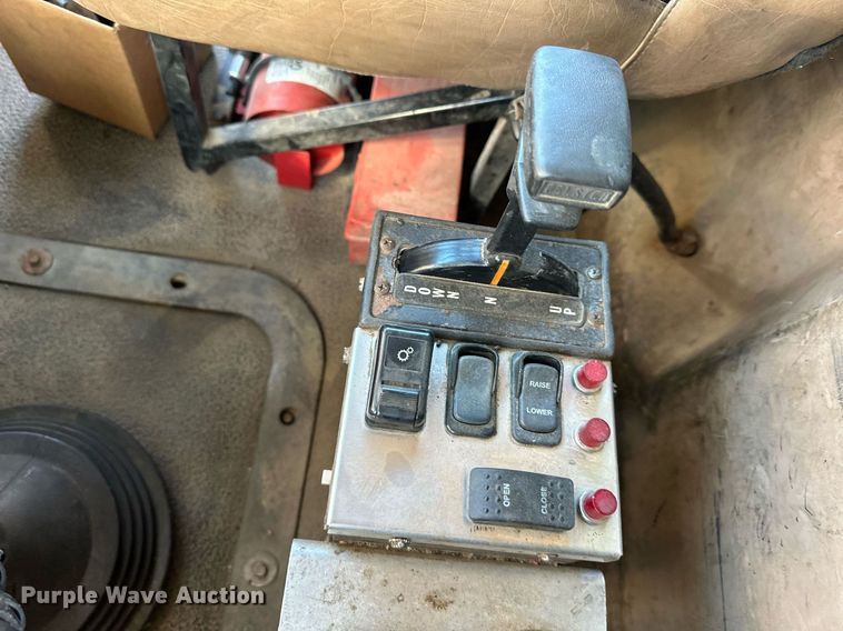 image for item DS6469 2006 Mack CV713  dump truck