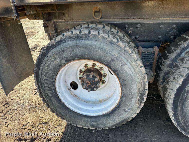 image for item DS6469 2006 Mack CV713  dump truck