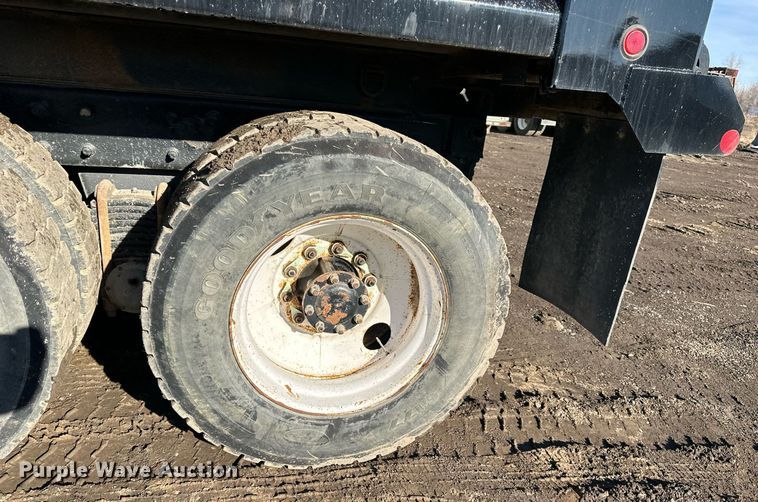 image for item DS6469 2006 Mack CV713  dump truck