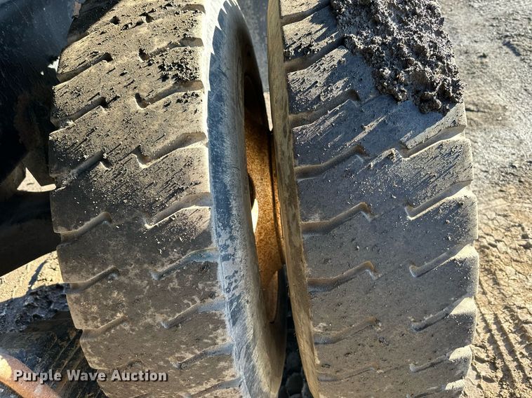 image for item DS6469 2006 Mack CV713  dump truck