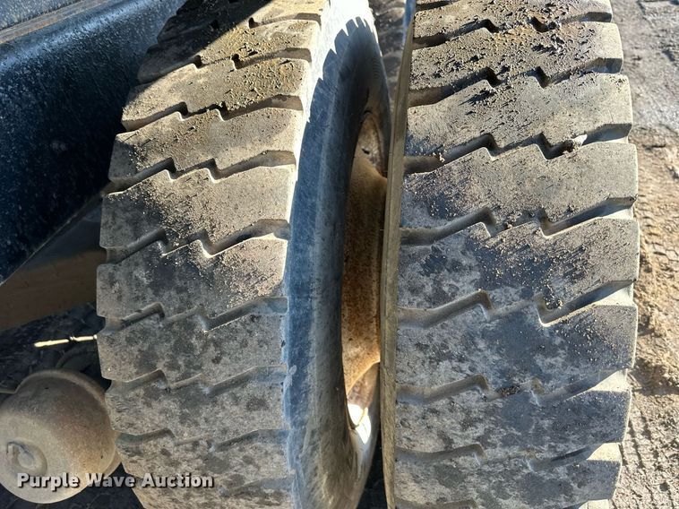 image for item DS6469 2006 Mack CV713  dump truck