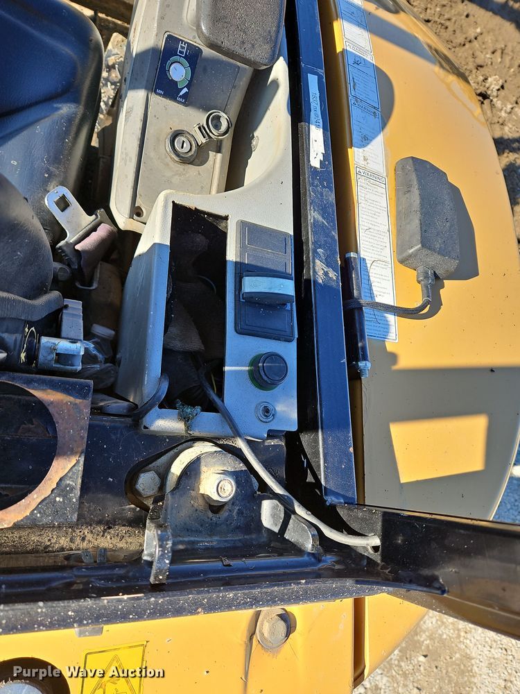 image for item DS6479 Caterpillar 302.7D CR  mini excavator