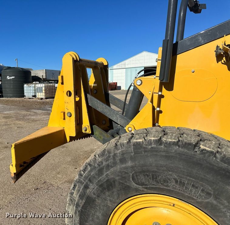 image for item DS6480 2019 John Deere 672GP  motor grader