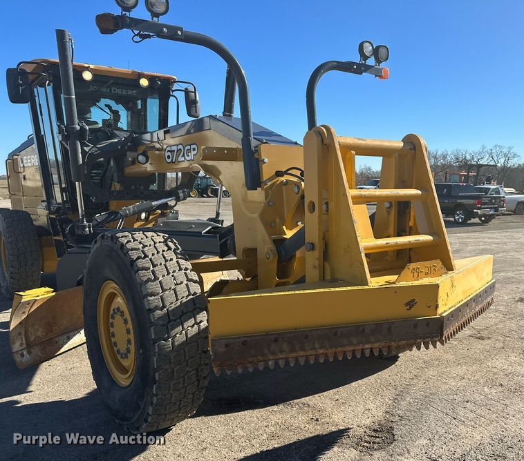 image for item DS6480 2019 John Deere 672GP  motor grader