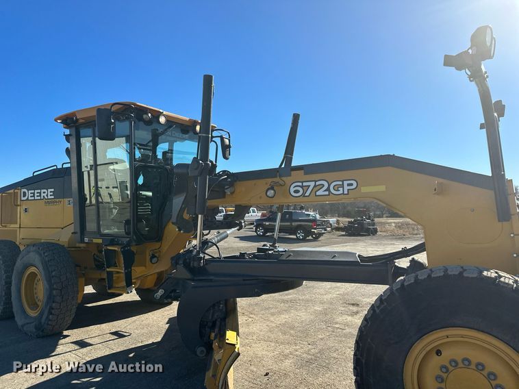 image for item DS6480 2019 John Deere 672GP  motor grader