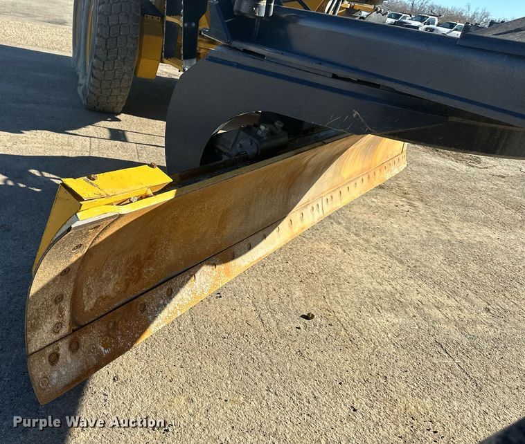 image for item DS6480 2019 John Deere 672GP  motor grader