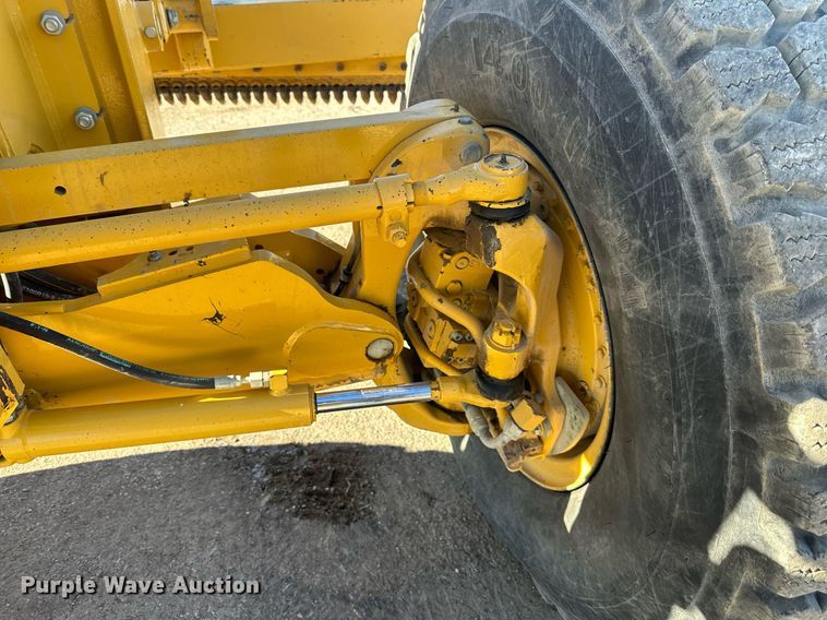 image for item DS6480 2019 John Deere 672GP  motor grader