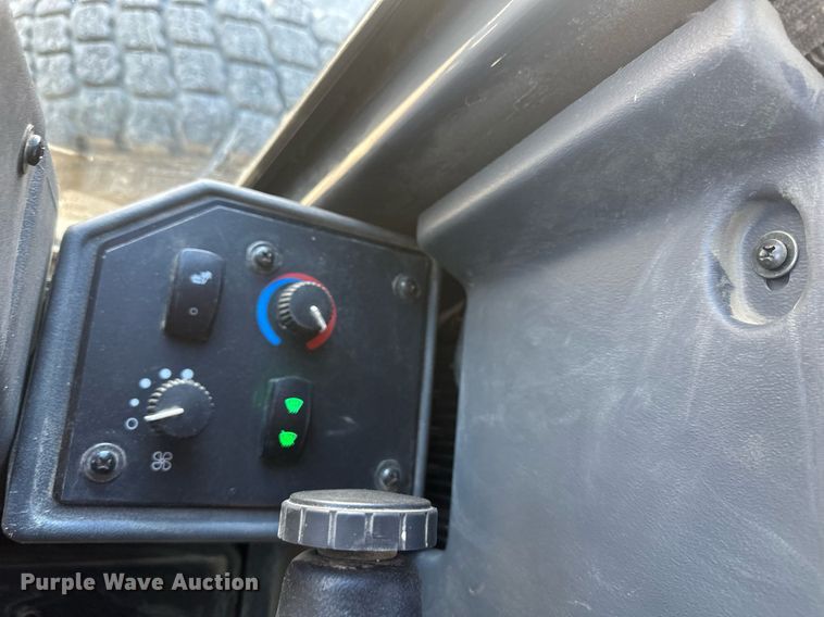 image for item DS6480 2019 John Deere 672GP  motor grader