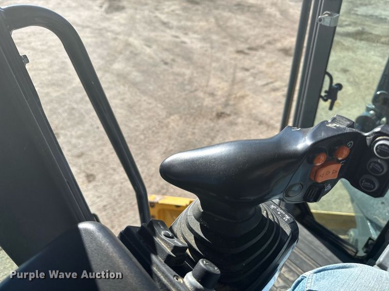 image for item DS6480 2019 John Deere 672GP  motor grader