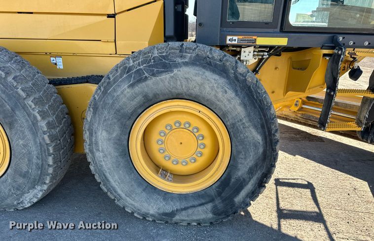 image for item DS6480 2019 John Deere 672GP  motor grader