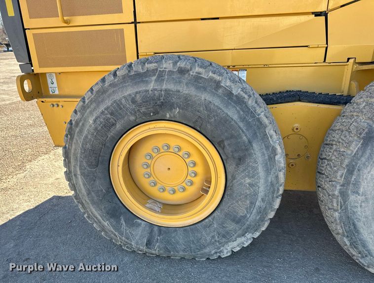 image for item DS6480 2019 John Deere 672GP  motor grader