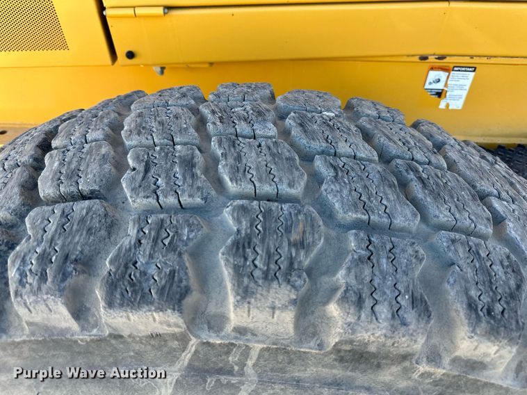 image for item DS6480 2019 John Deere 672GP  motor grader