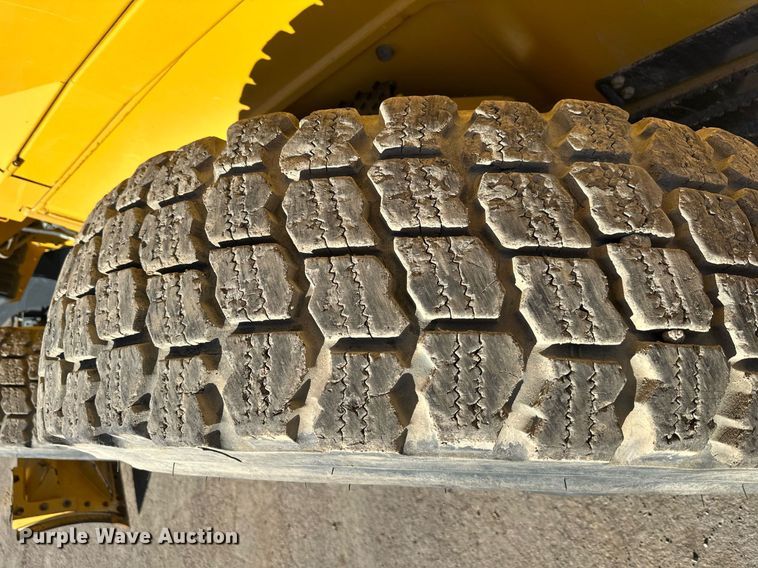 image for item DS6480 2019 John Deere 672GP  motor grader