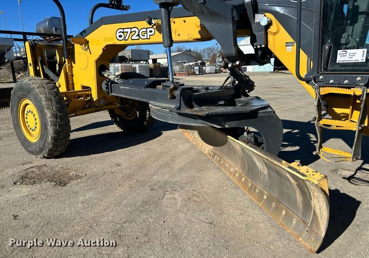 image for item DS6481 2019 John Deere 672GP  motor grader