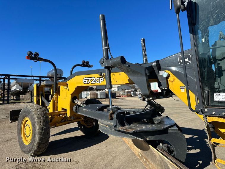 image for item DS6481 2019 John Deere 672GP  motor grader