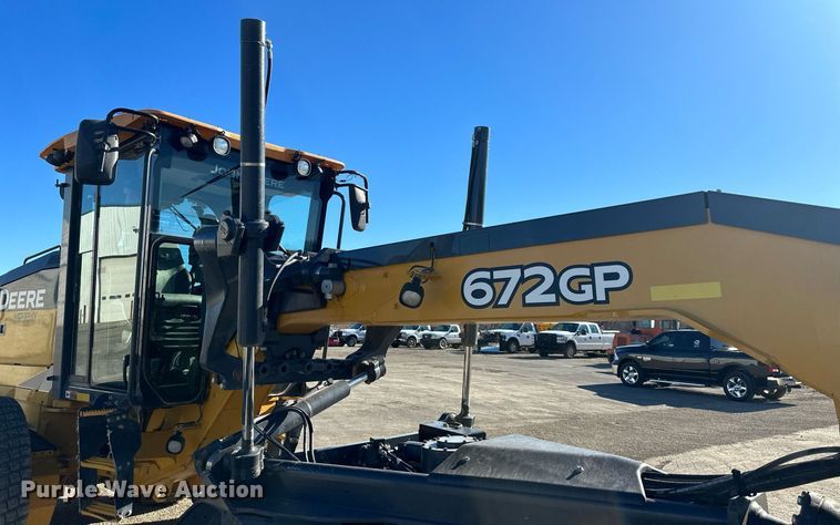 image for item DS6481 2019 John Deere 672GP  motor grader