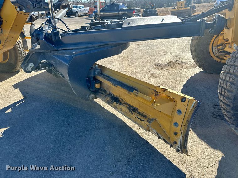 image for item DS6481 2019 John Deere 672GP  motor grader