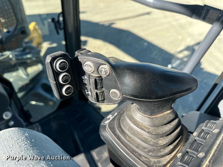 image for item DS6481 2019 John Deere 672GP  motor grader