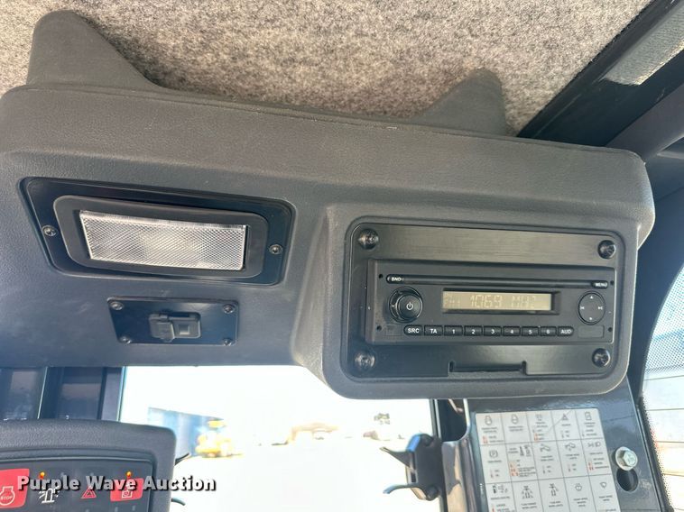 image for item DS6481 2019 John Deere 672GP  motor grader