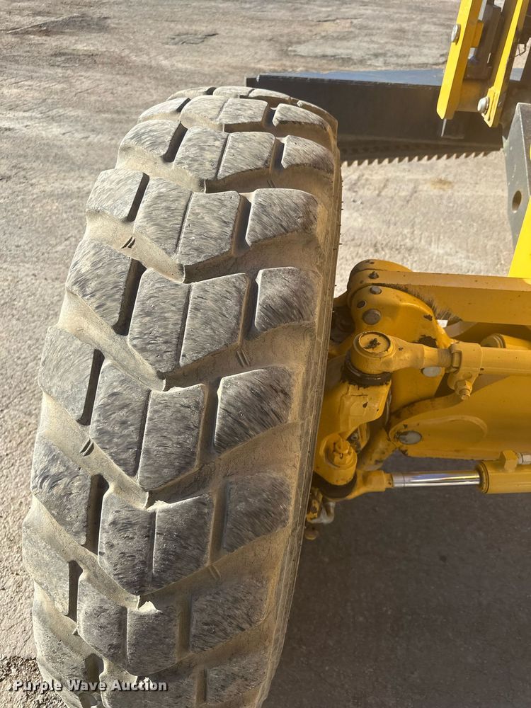 image for item DS6481 2019 John Deere 672GP  motor grader