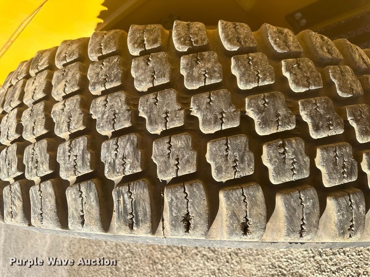 image for item DS6481 2019 John Deere 672GP  motor grader