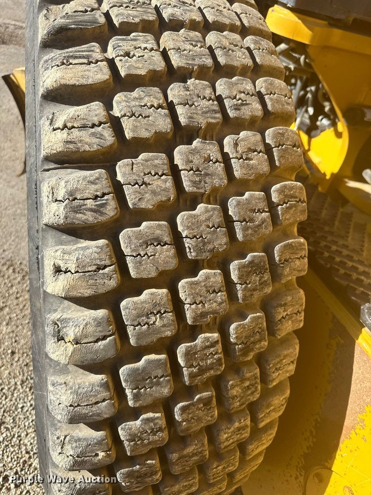 image for item DS6481 2019 John Deere 672GP  motor grader