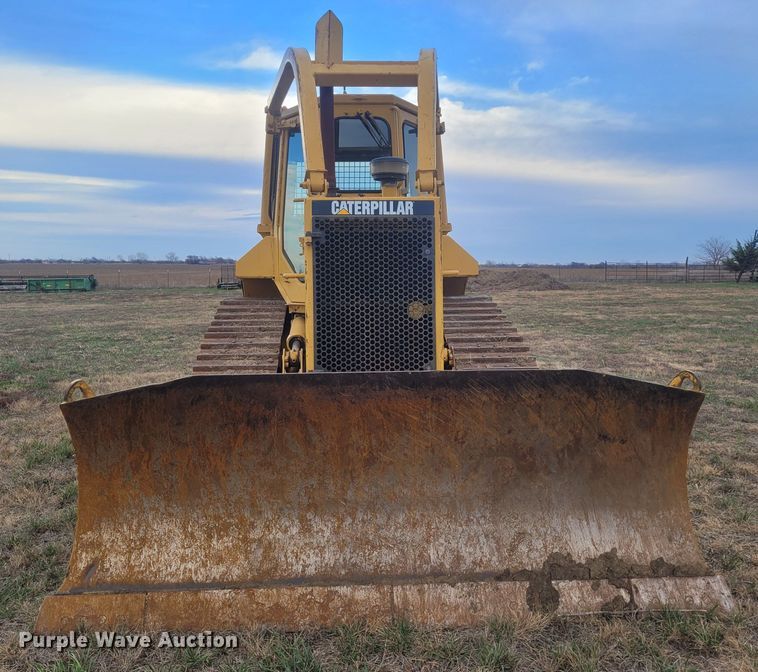 image for item EB9807 1999 Caterpillar D5M XL  dozer
