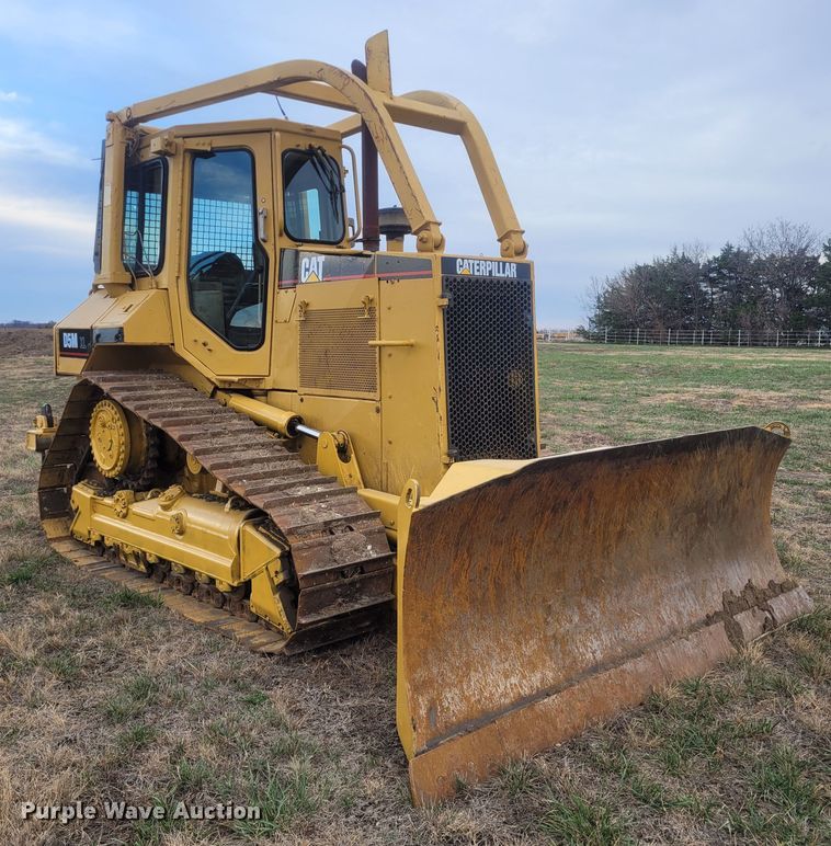 image for item EB9807 1999 Caterpillar D5M XL  dozer