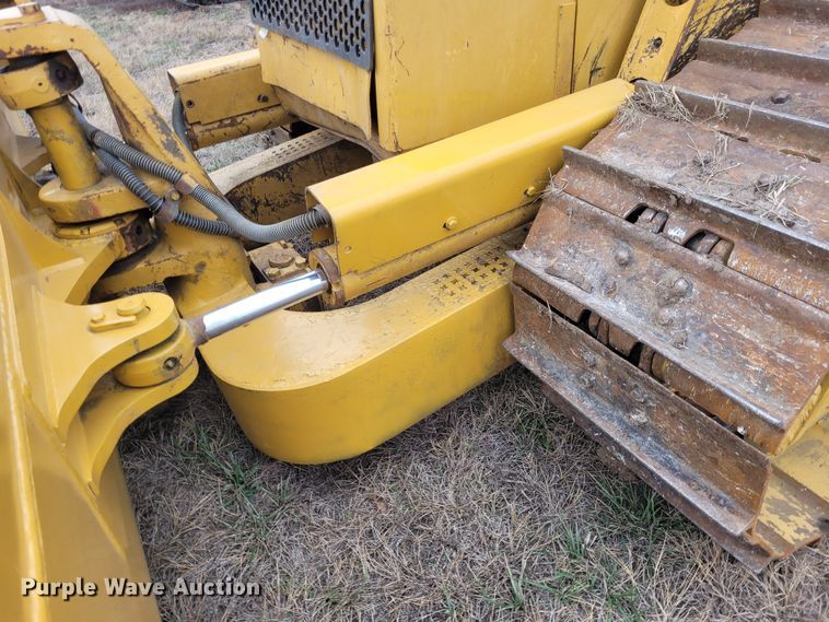 image for item EB9807 1999 Caterpillar D5M XL  dozer