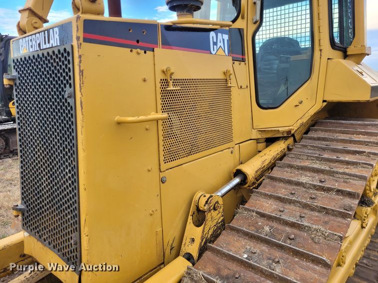 image for item EB9807 1999 Caterpillar D5M XL  dozer