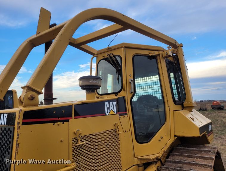 image for item EB9807 1999 Caterpillar D5M XL  dozer