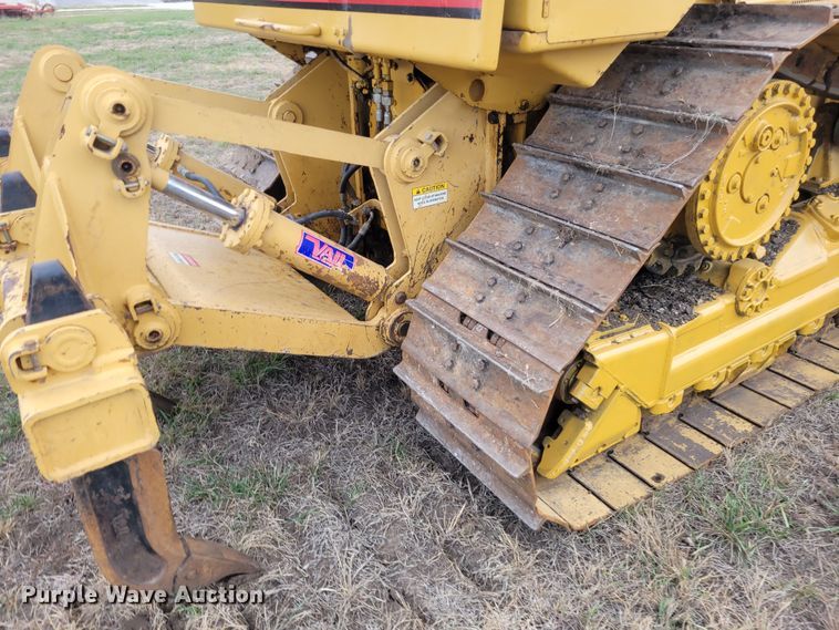 image for item EB9807 1999 Caterpillar D5M XL  dozer