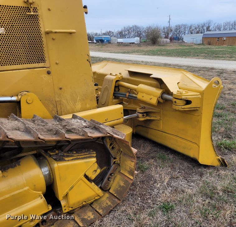 image for item EB9807 1999 Caterpillar D5M XL  dozer