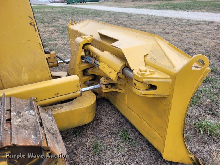 image for item EB9807 1999 Caterpillar D5M XL  dozer