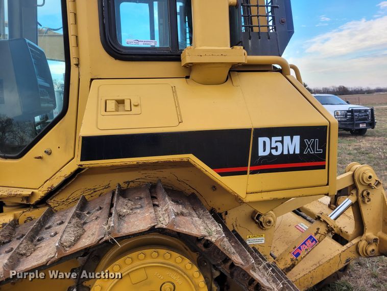 image for item EB9807 1999 Caterpillar D5M XL  dozer