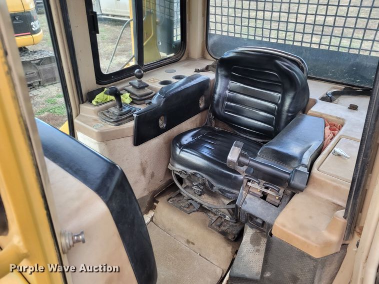 image for item EB9807 1999 Caterpillar D5M XL  dozer