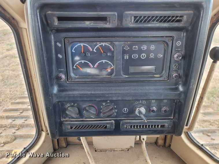 image for item EB9807 1999 Caterpillar D5M XL  dozer