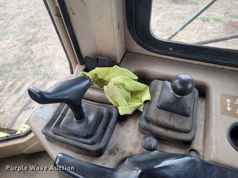 image for item EB9807 1999 Caterpillar D5M XL  dozer