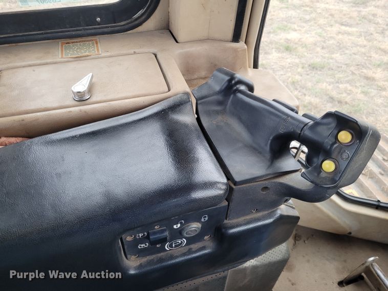 image for item EB9807 1999 Caterpillar D5M XL  dozer