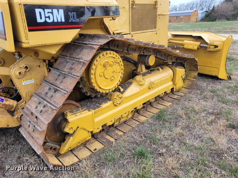 image for item EB9807 1999 Caterpillar D5M XL  dozer