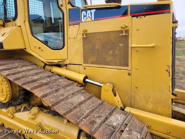image for item EB9807 1999 Caterpillar D5M XL  dozer