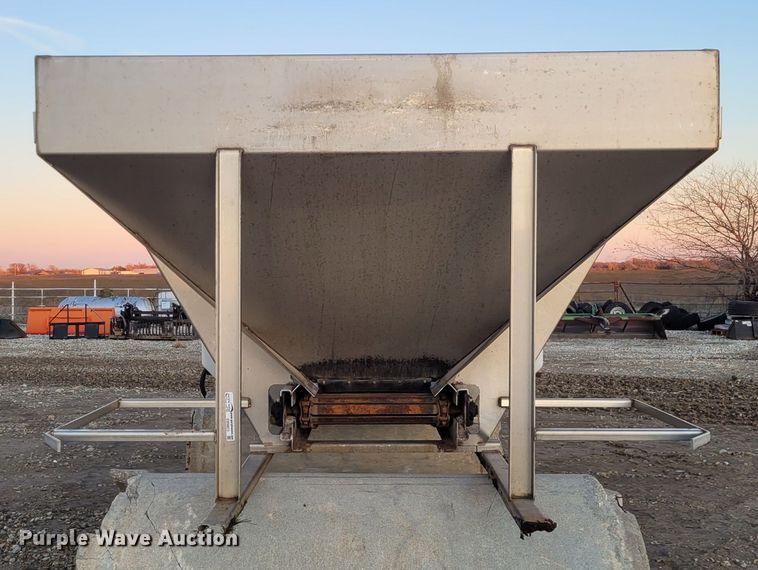 image for item EB9823 Henderson  spreader