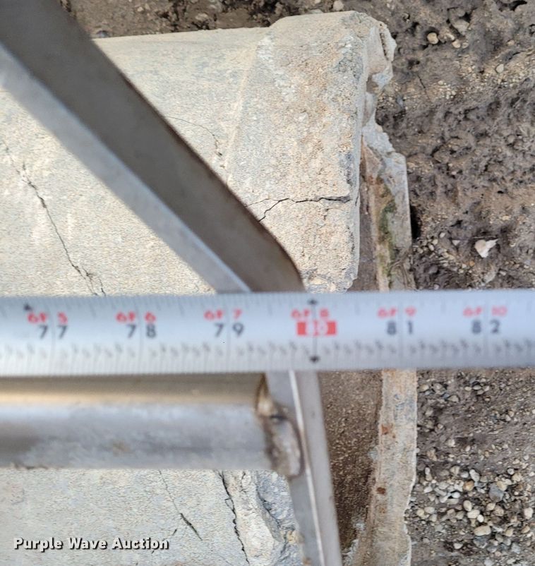 image for item EB9823 Henderson  spreader