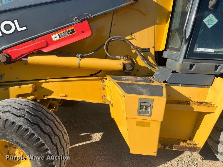 image for item EI0507 2017 John Deere 710L  backhoe