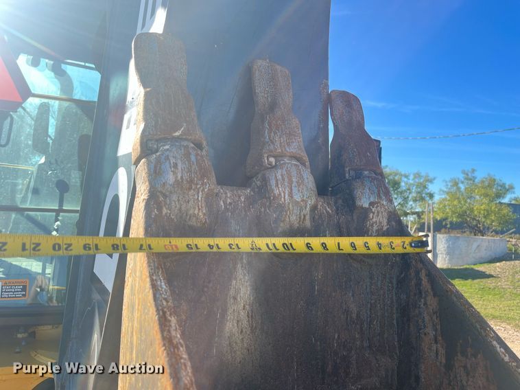 image for item EI0507 2017 John Deere 710L  backhoe